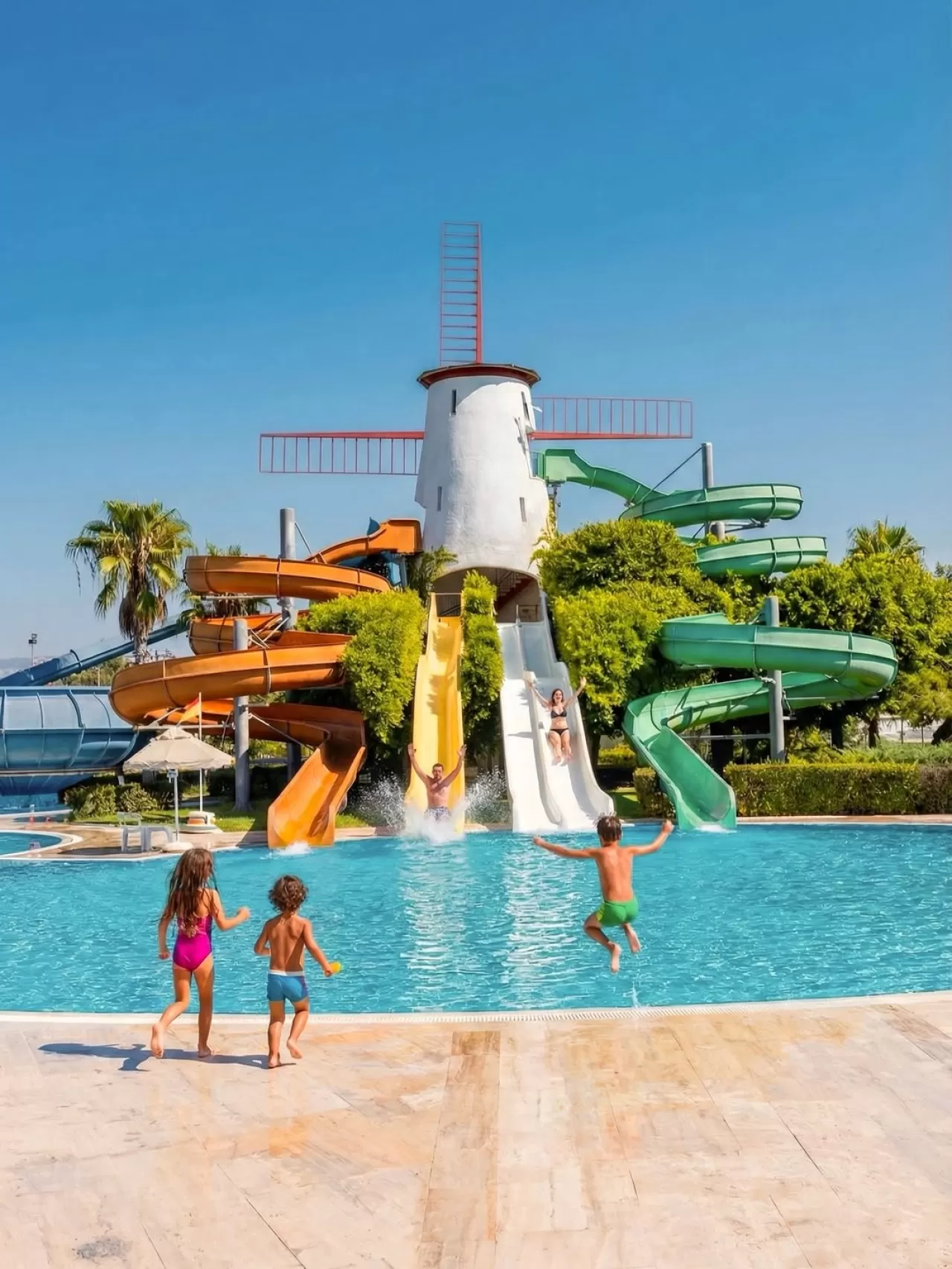 Starlight Resort Hotel'de Masalsı Bir Dünya: Yeni Aquapark Açıldı