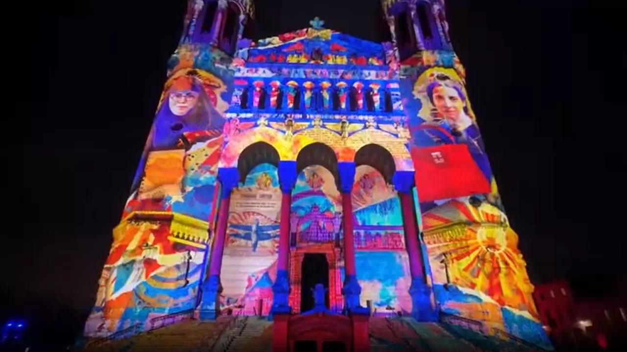 Lyon'un Işıklarla Dans Eden Kalbi: Fête des Lumières
