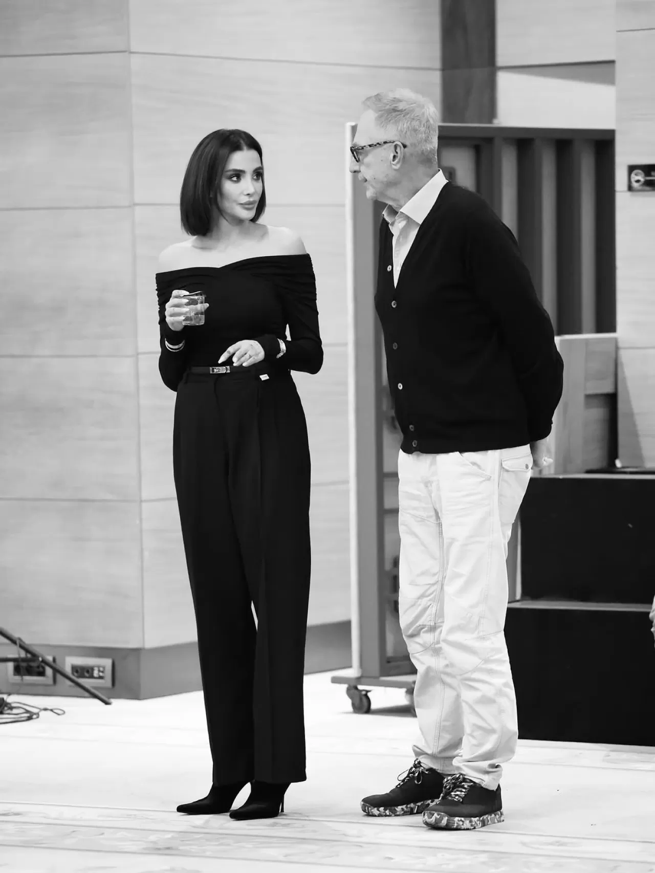 Özge Ulusoy, Miss Turkey Finalistleri ile Lazzoni Hotel'de Bir Araya Geldi