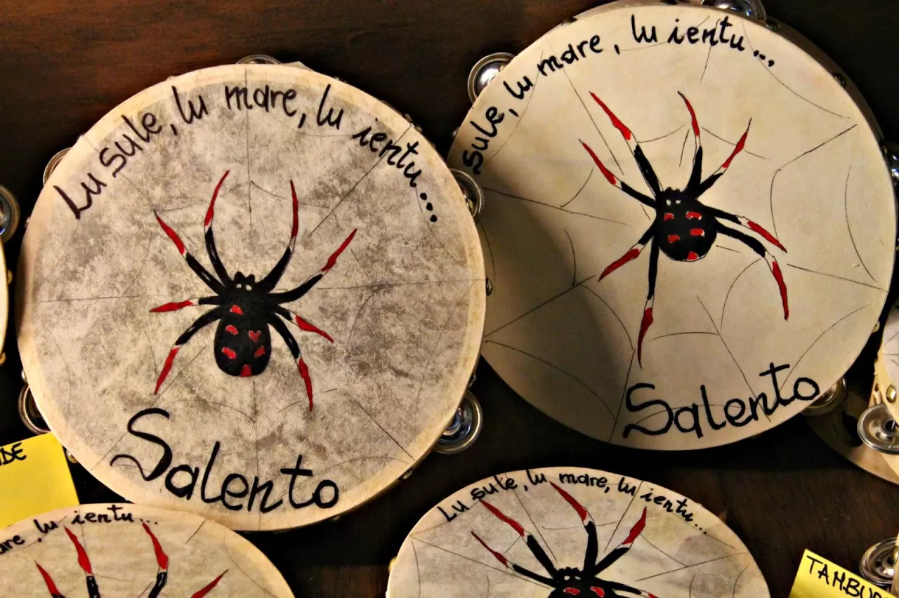 Salento'nun Kalbinde Atan Ritim: Pizzica'nın Örümcekten Kurtaran Dansından Küresel Festivale Dönüşen Hikayesi