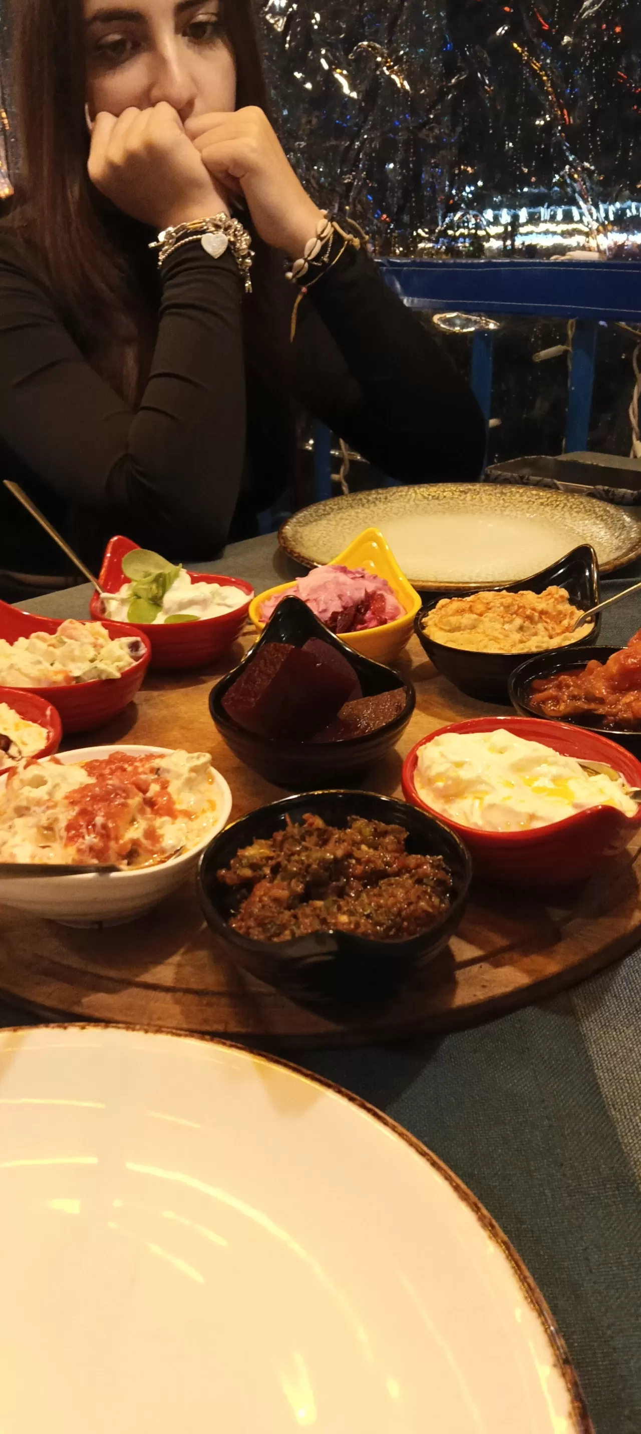 Şehrin Kalbinde Kaybolmak: Turistik Yollardan Uzak, Otantik Mahalle Keşifleri