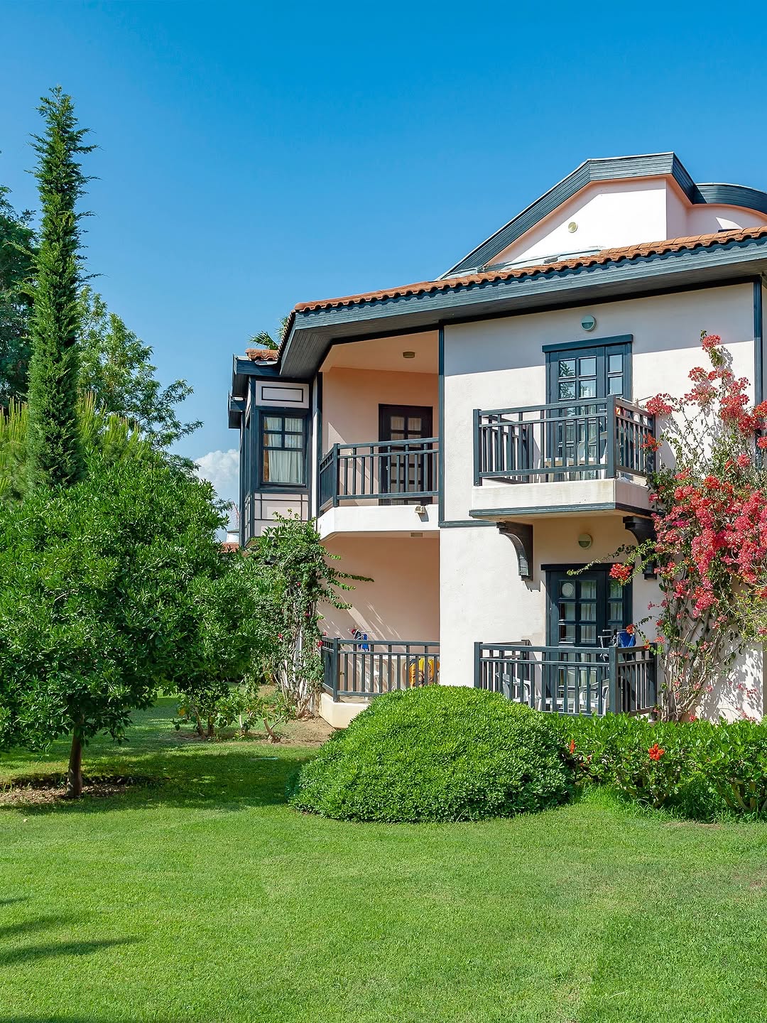 Starlight Resort Hotel'de Balkonlardan Taşan Renkler ve Aile Keyfi