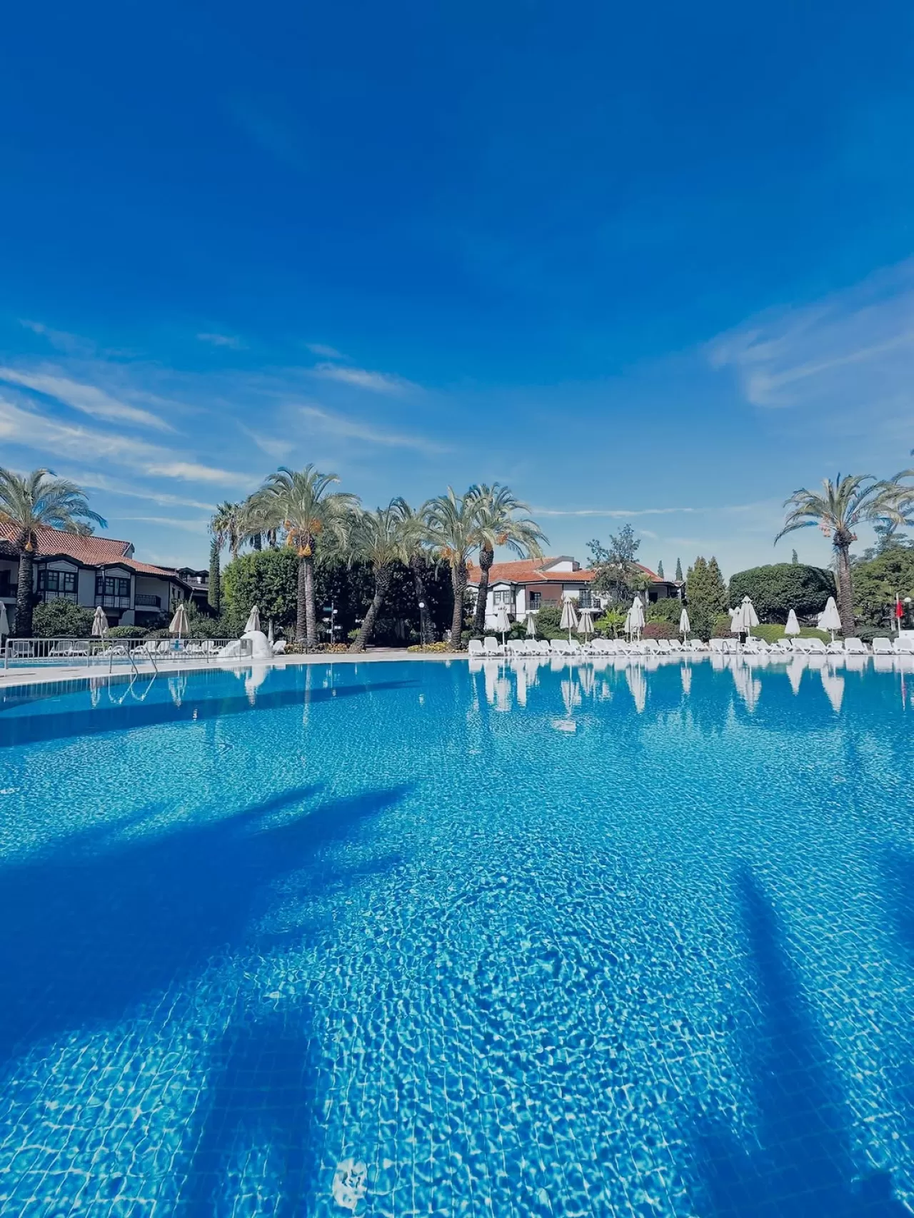 Starlight Resort Hotel'de Aile Tatili: Huzur ve Mavinin Sakin Tonları