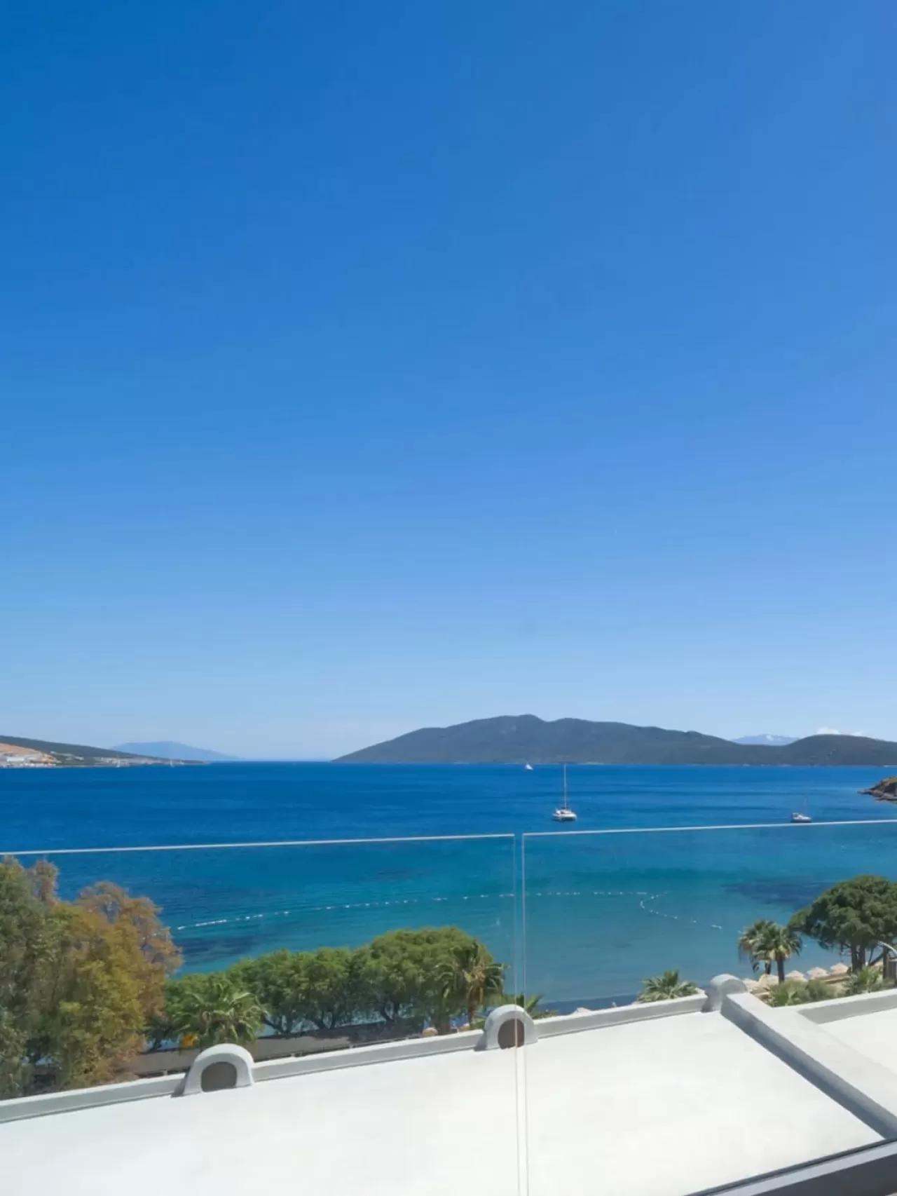 Bodrum'da Mavinin Buluştuğu Nokta: Azka Otel