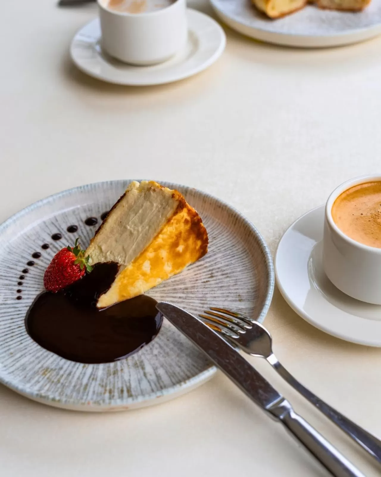 Karmir Resort & SPA'da Kahve ve Tatlı Keyfi