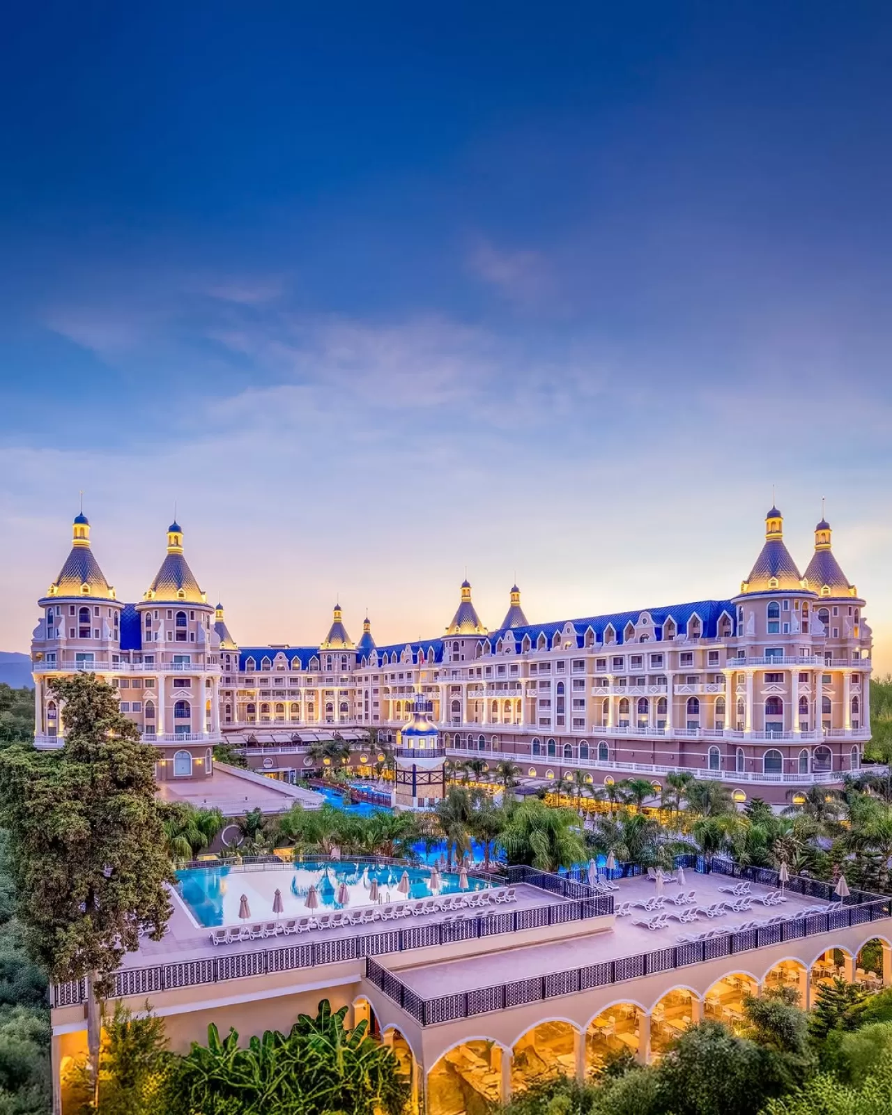 Haydarpasha Palace Hotel'den Paylaşılan Anılar Turistlerin İlgi Odağı Oldu