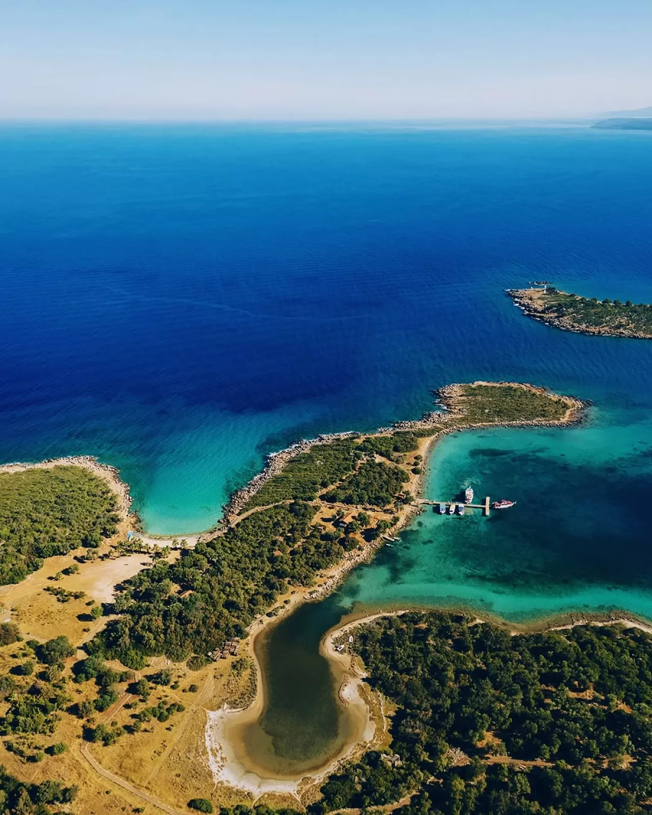 Sedir Adası, Muğla'nın Turkuaz Sularındaki Tarih ve Doğa Hazinesi