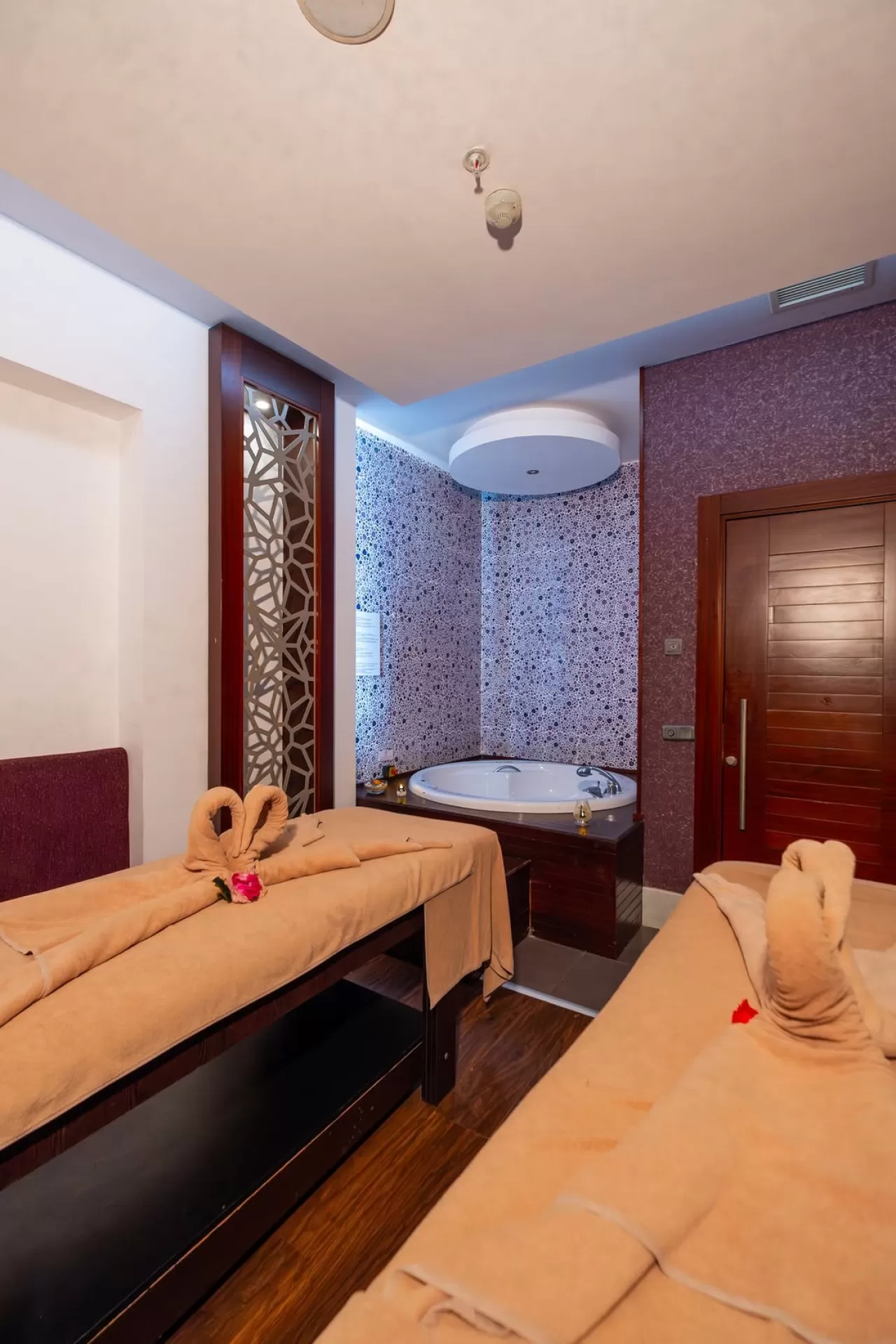 Side Star Resort, Masaj Terapileri ile Konuklarını Farklı Dünyalara Yolculuğa Çıkarıyor