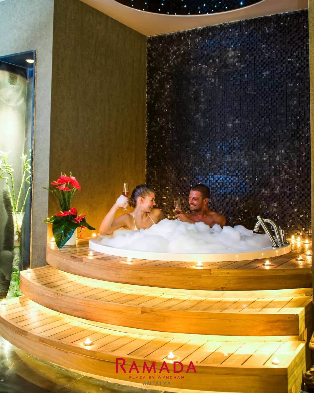 Ramada Plaza Antalya'da Lüks ve Romantizm Buluşuyor