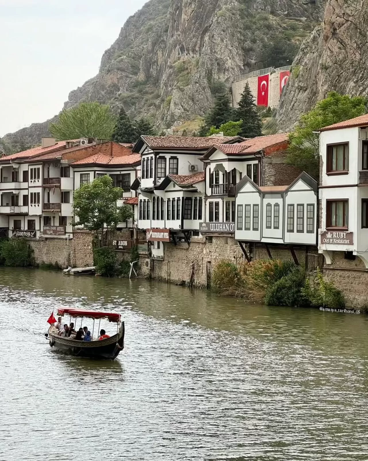 Amasya'nın Tarihi ve Doğal Güzellikleri Ziyaretçilerini Bekliyor