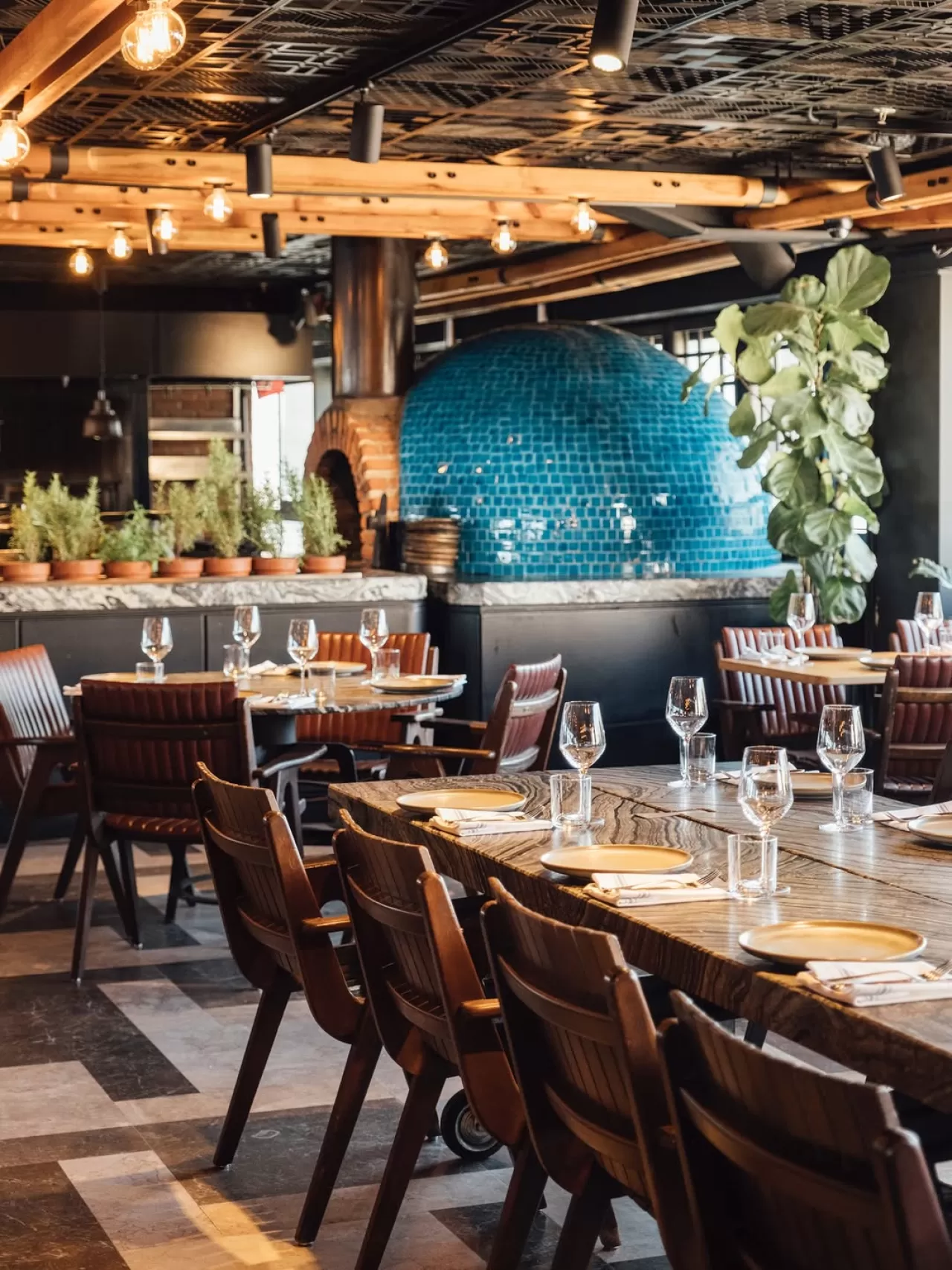 Mürver Restoran Zinciri, Karaköy'de Yeni Şubesini Açtı