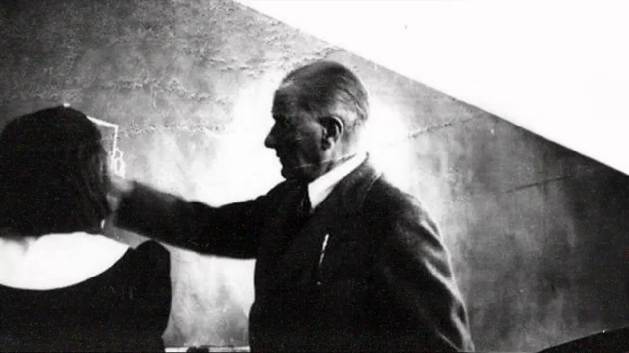 24 Kasım Öğretmenler Günü Türkiye'de Kutlanıyor