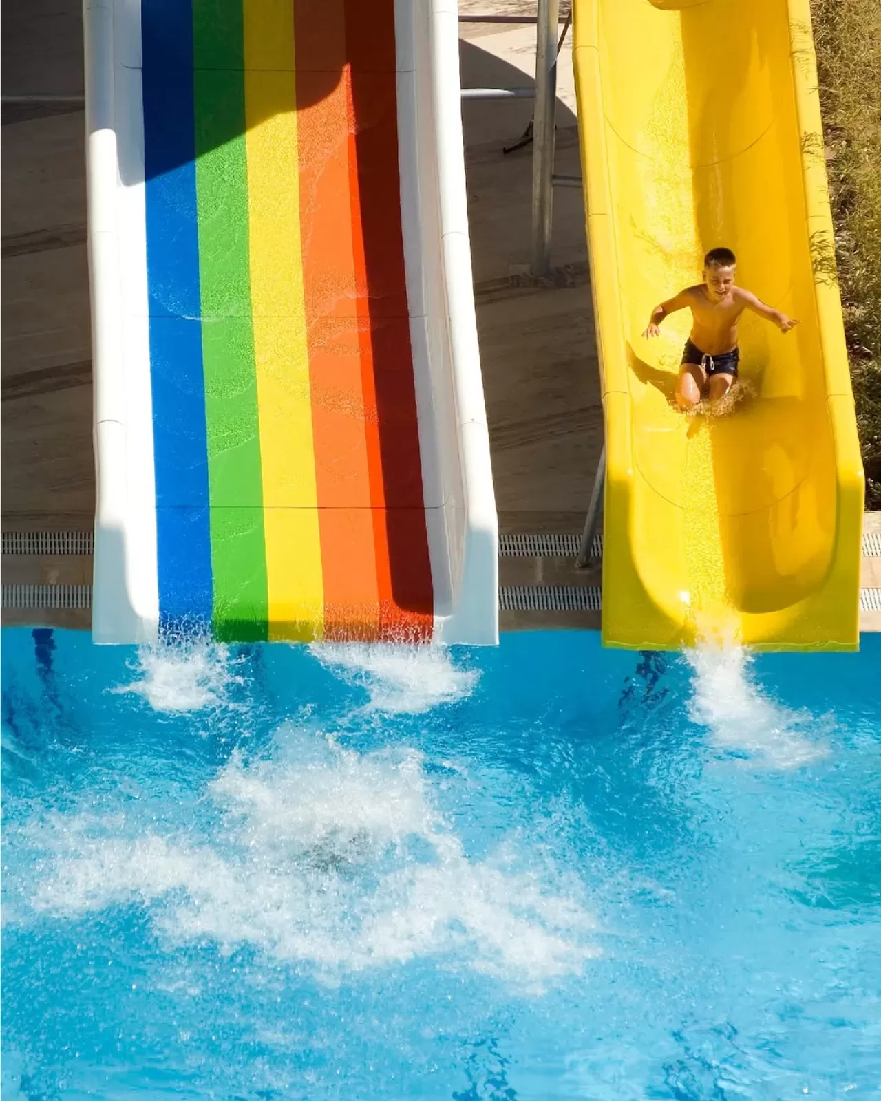 Royal Atlantis Spa & Resort'ta Yaz Keyfi: Su Kaydırakları, Havuzlar ve Deniz Manzarası