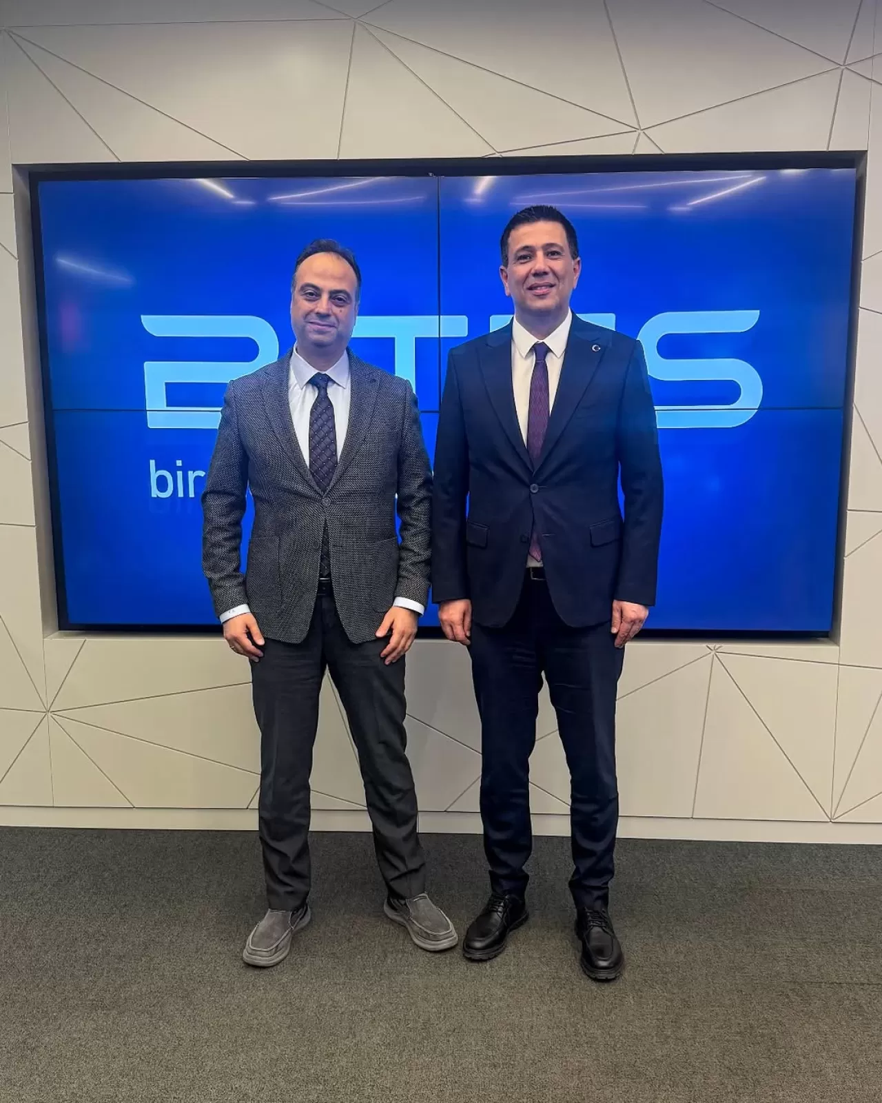 Teknopark İstanbul ve BİTES Yönetimi Savunma Sanayinde İş Birliği Potansiyelini Görüştü