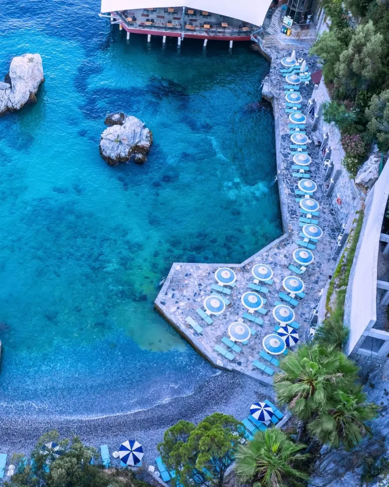 Korumar Hotel De Luxe, Ege'nin Berrak Sularında Tatil Fırsatı Sunuyor