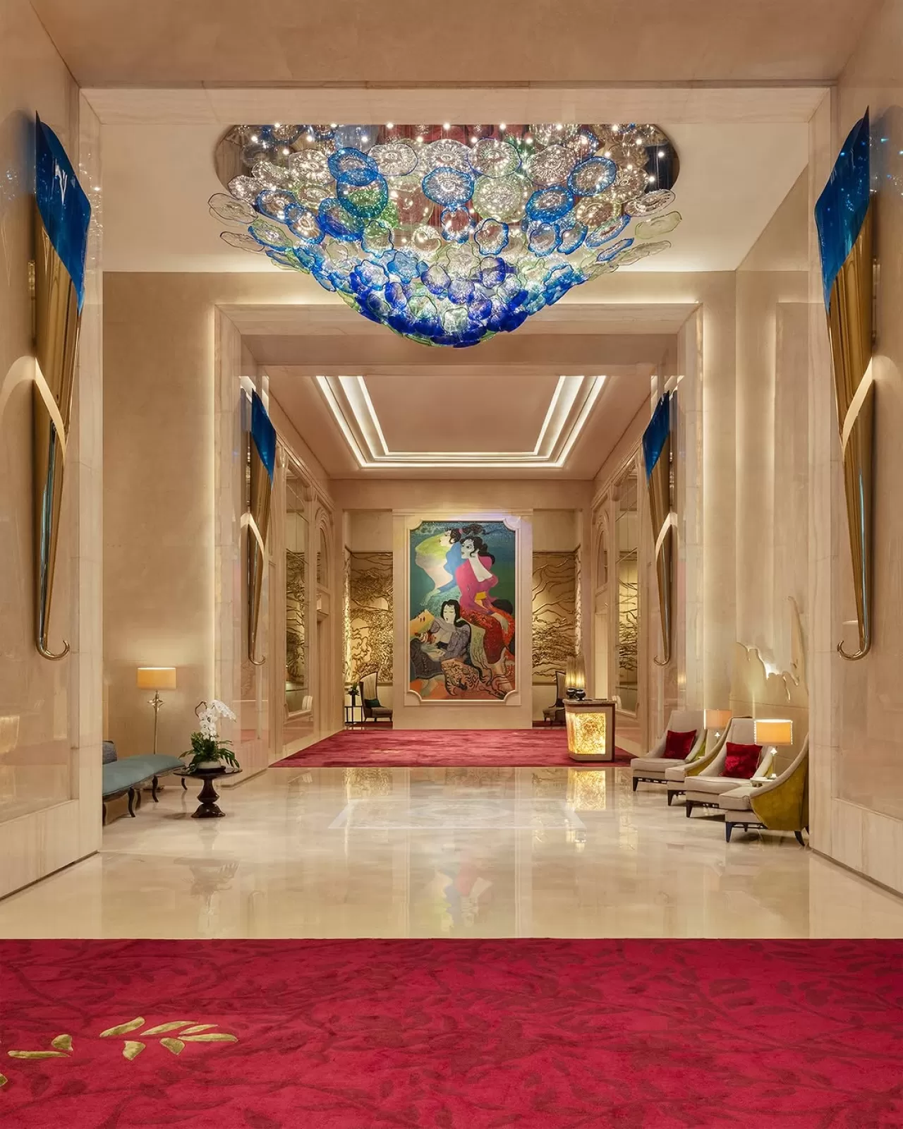 Raffles İstanbul, Endonezyalı Sanatçı Hendra Gunawan'ın Mirasını Konuklarıyla Buluşturuyor