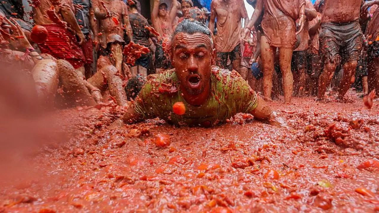 La Tomatina: Dünyanın En Büyük Yiyecek Savaşı İspanya'da Gerçekleşti