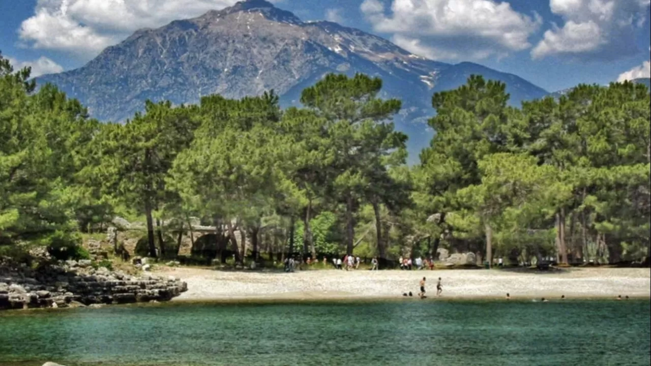 Phaselis Antik Kenti: Aileler İçin Tarih ve Doğanın Buluştuğu Cennet