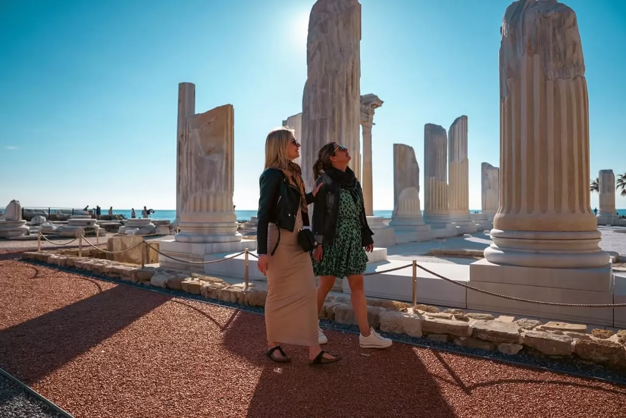 Side Antik Kenti, Tarih ve Denizin Buluşma Noktası Olarak Ziyaretçilerini Ağırlıyor