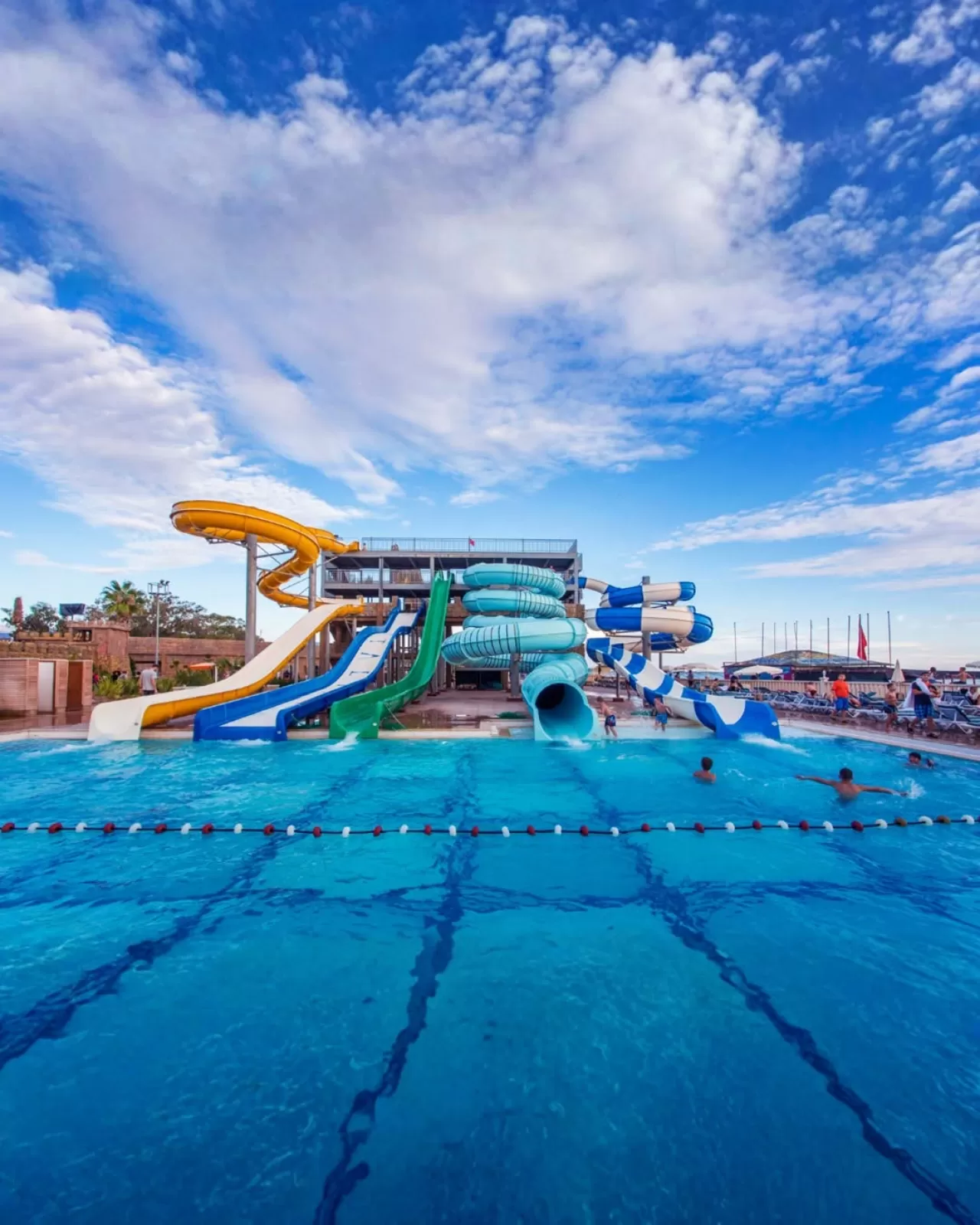 Eftalia Marin Resort Otel, Su Parkı ve Aile Tatili Olanaklarıyla Öne Çıkıyor