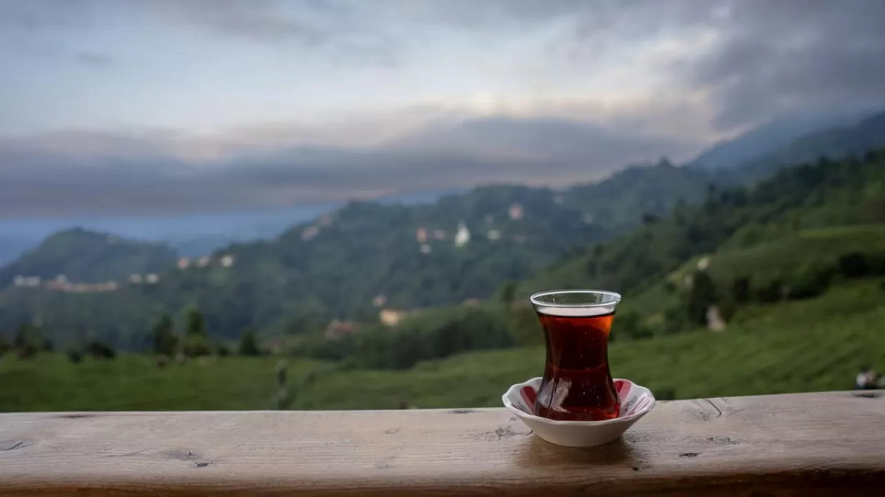 Bir Çay Demlenir: Rize'nin Yayla Kültürü ve Hemşin Mutfağının Sırları