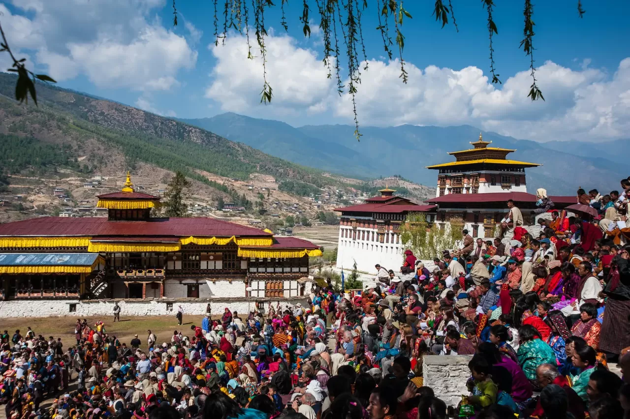 Bhutan'ın Manevi Şöleni: Tshechu Festivalleri Ruhaniyeti ve Kültürü Birleştiriyor