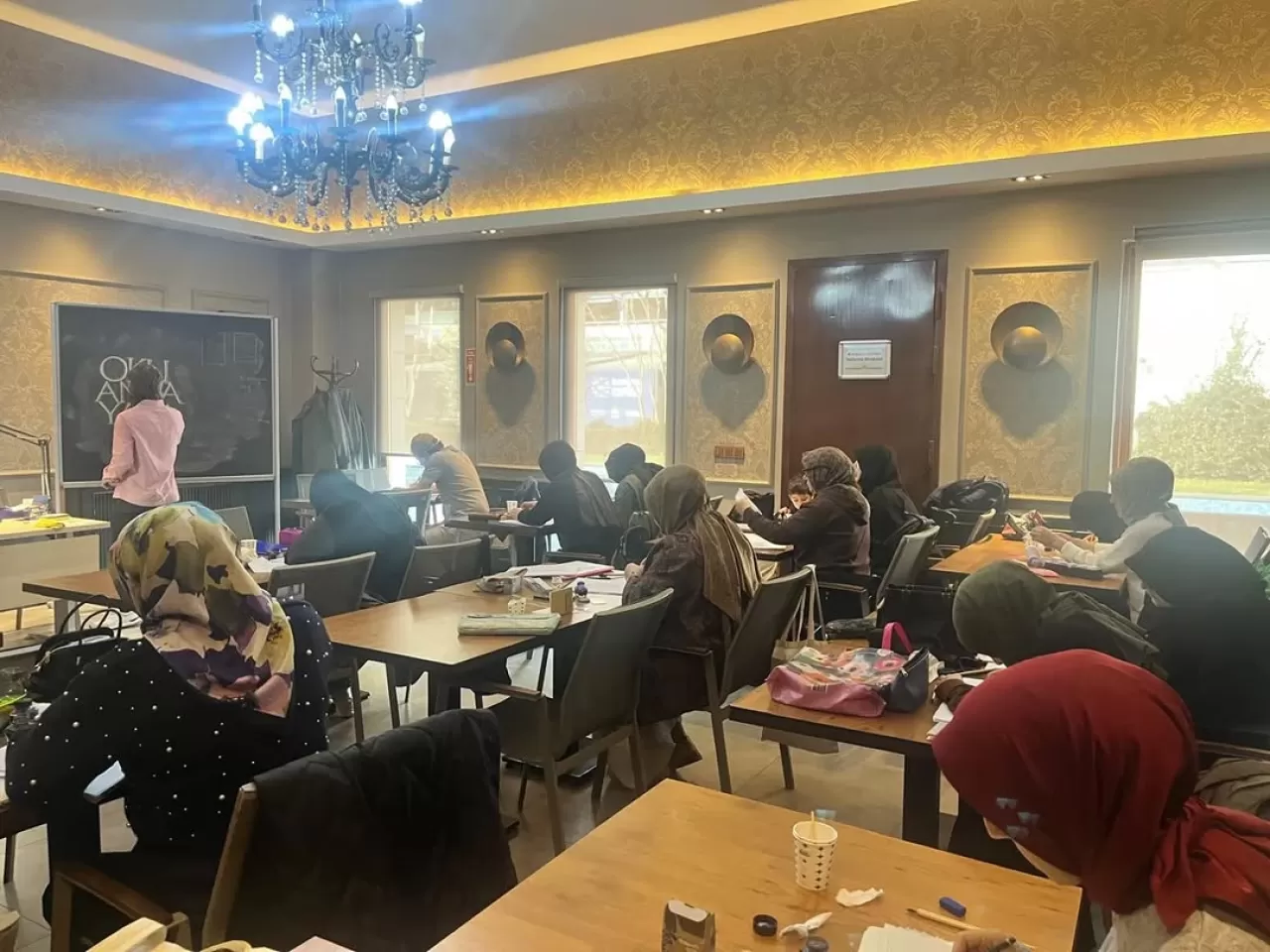 Sultanbeyli'de Kaligrafi Atölyesi Yoğun İlgi Görüyor