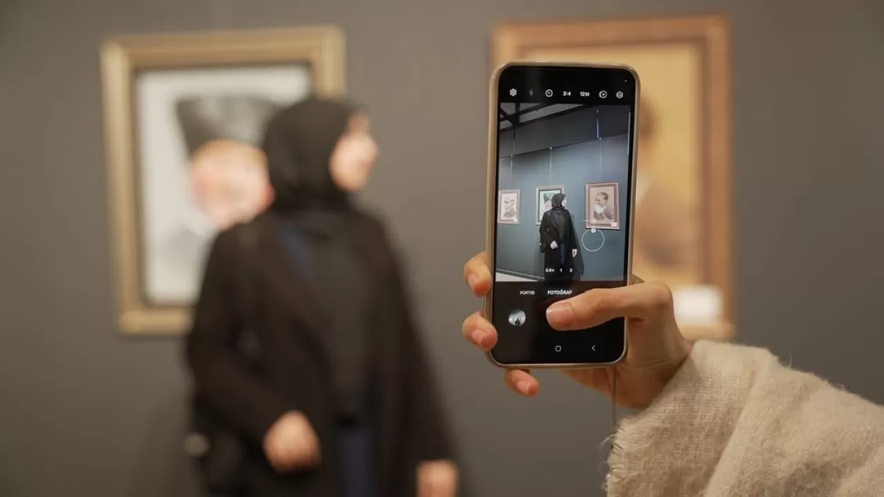 Atatürk'ün Doğum Günü Anısına Resim Sergisi Açıldı