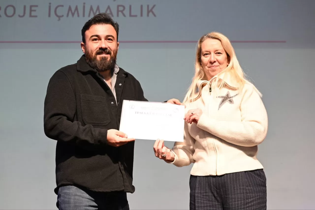 AKÜ Güzel Sanatlar Fakültesi'nde Mezuniyet Sonrası Kariyer Söyleşisi Düzenlendi