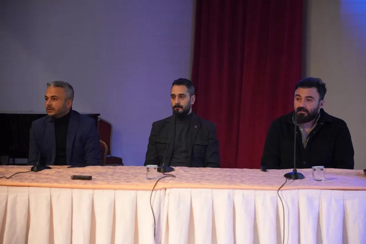 AKÜ Güzel Sanatlar Fakültesi'nde İç Mimarlık Söyleşisi Düzenlendi