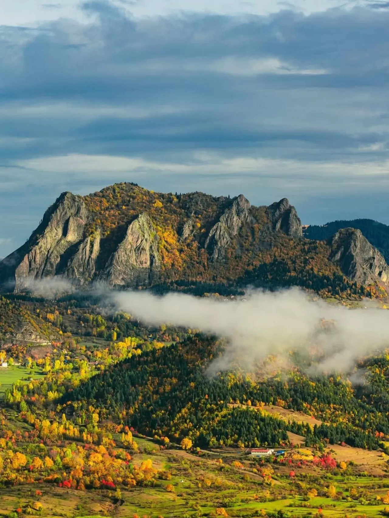Şavşat'ın Vahşi Güzelliği ve Sakin Doğası Ziyaretçileri Cezbediyor