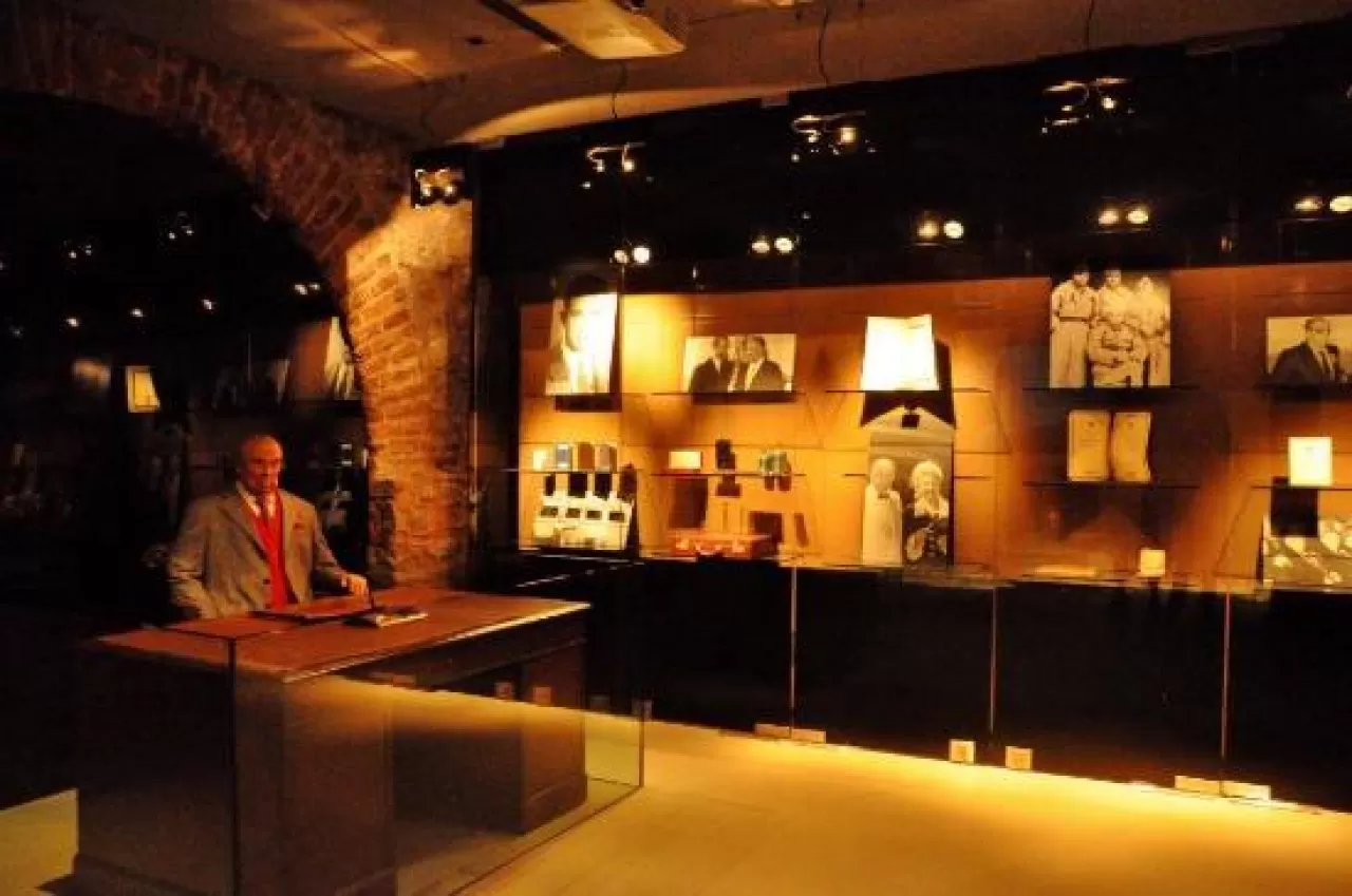 İstanbul'un Kayıp Kandil ve Mumhane Atölyelerinin İzinde