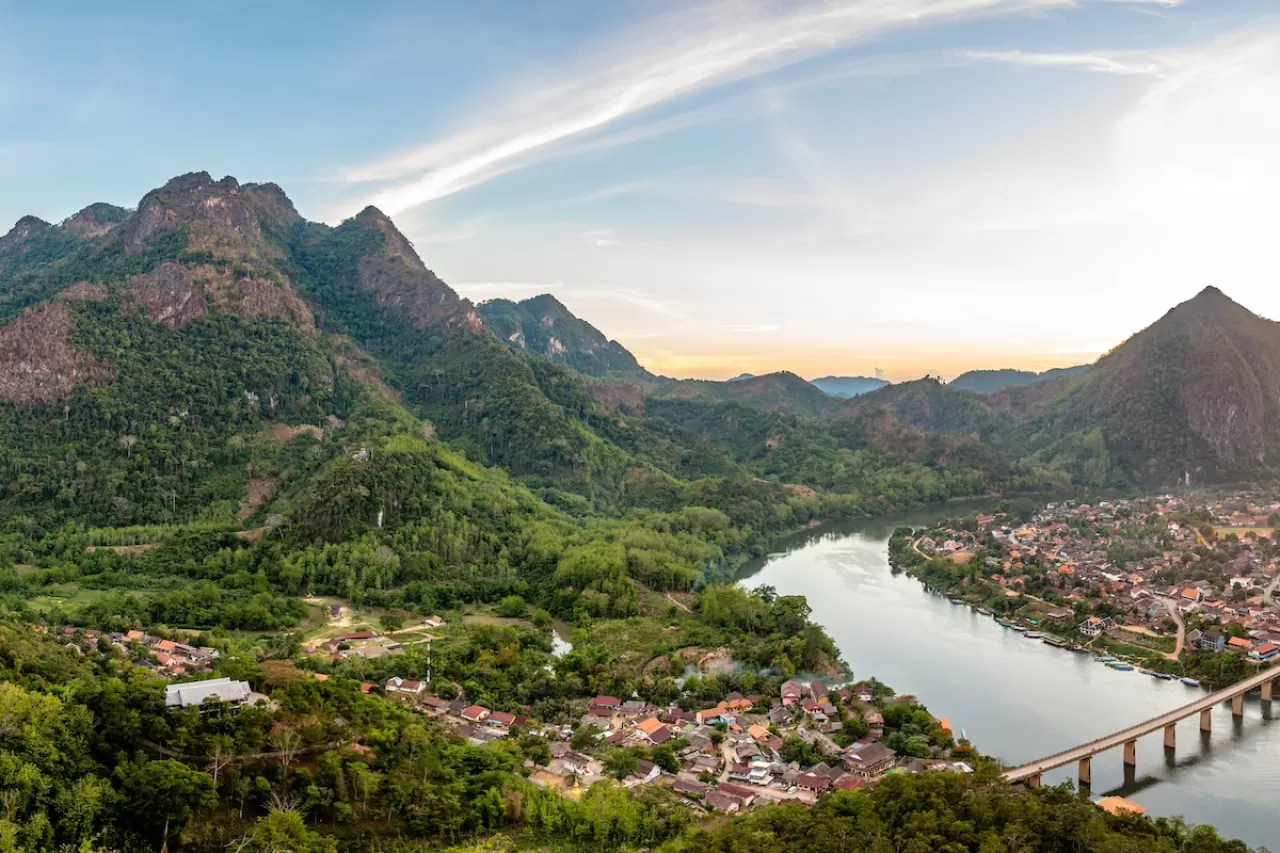Asya'nın Saklı İncisi Nong Khiaw: Bulutların Üzerinde Bir Laos Kaçışı