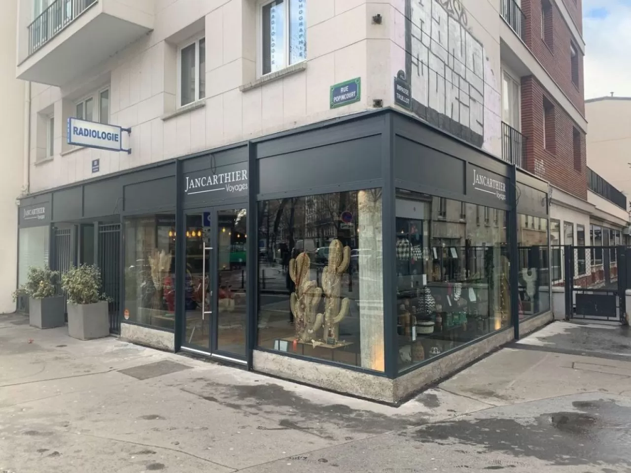 Tatilde Eşyalarınızı Güvende Tutmanın En Akıllı Yolu: Akıllı Güvenlik Kasaları ve GPS Takip Cihazları