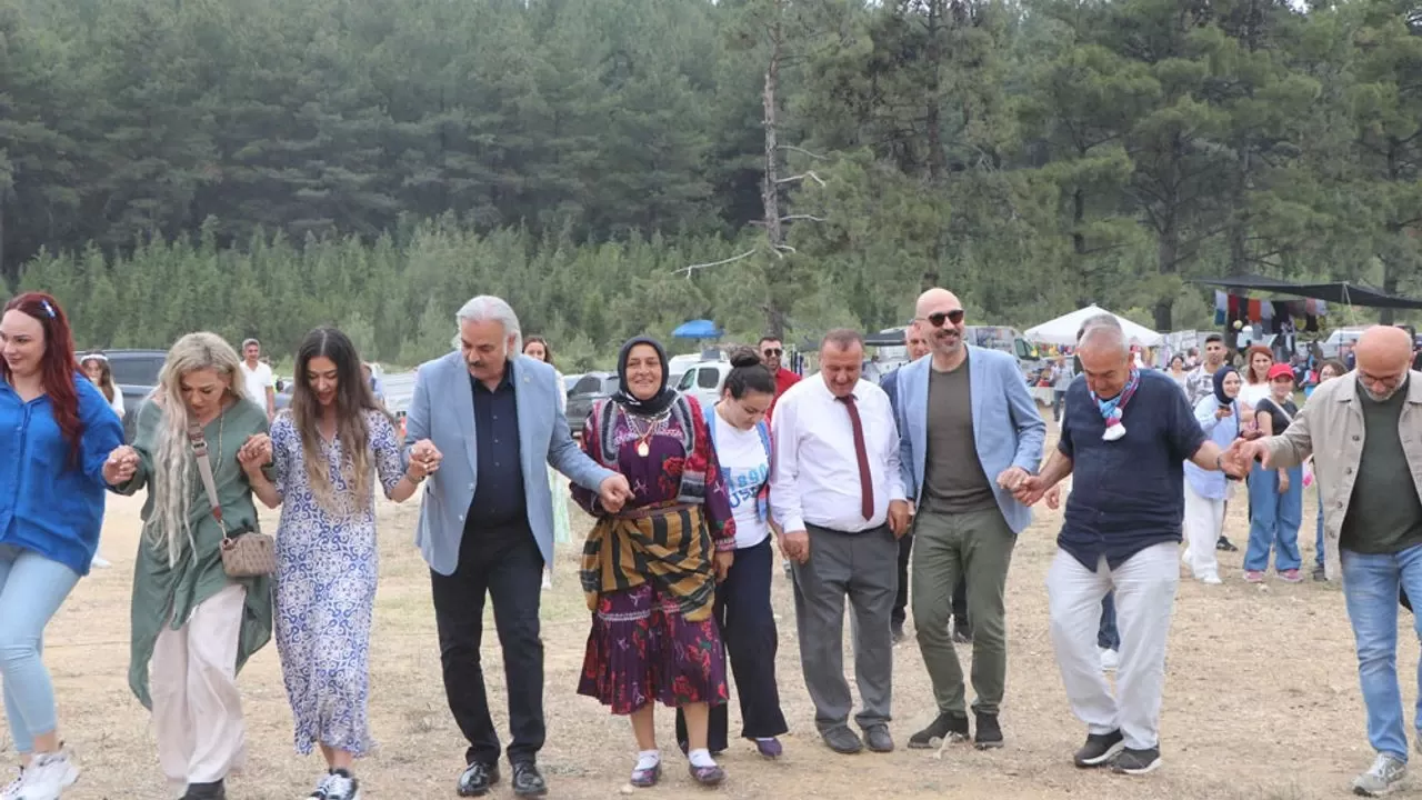 Mutfak Rotası: Bir Bölgenin Lezzet DNA'sını Keşfetmek