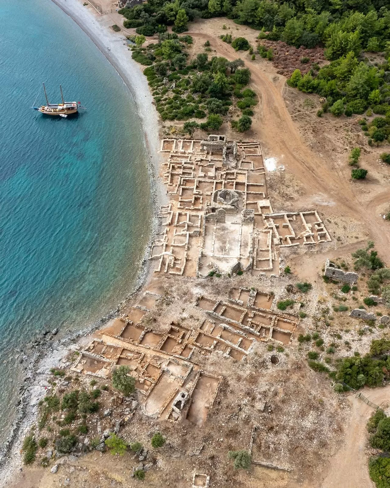 Bodrum'un Saklı Hazinesi Kissebükü: Antik Kıyı Şeridinden Erken Hıristiyan Kalıntılarına Uzanan Tarih Günyüzüne Çıkıyor