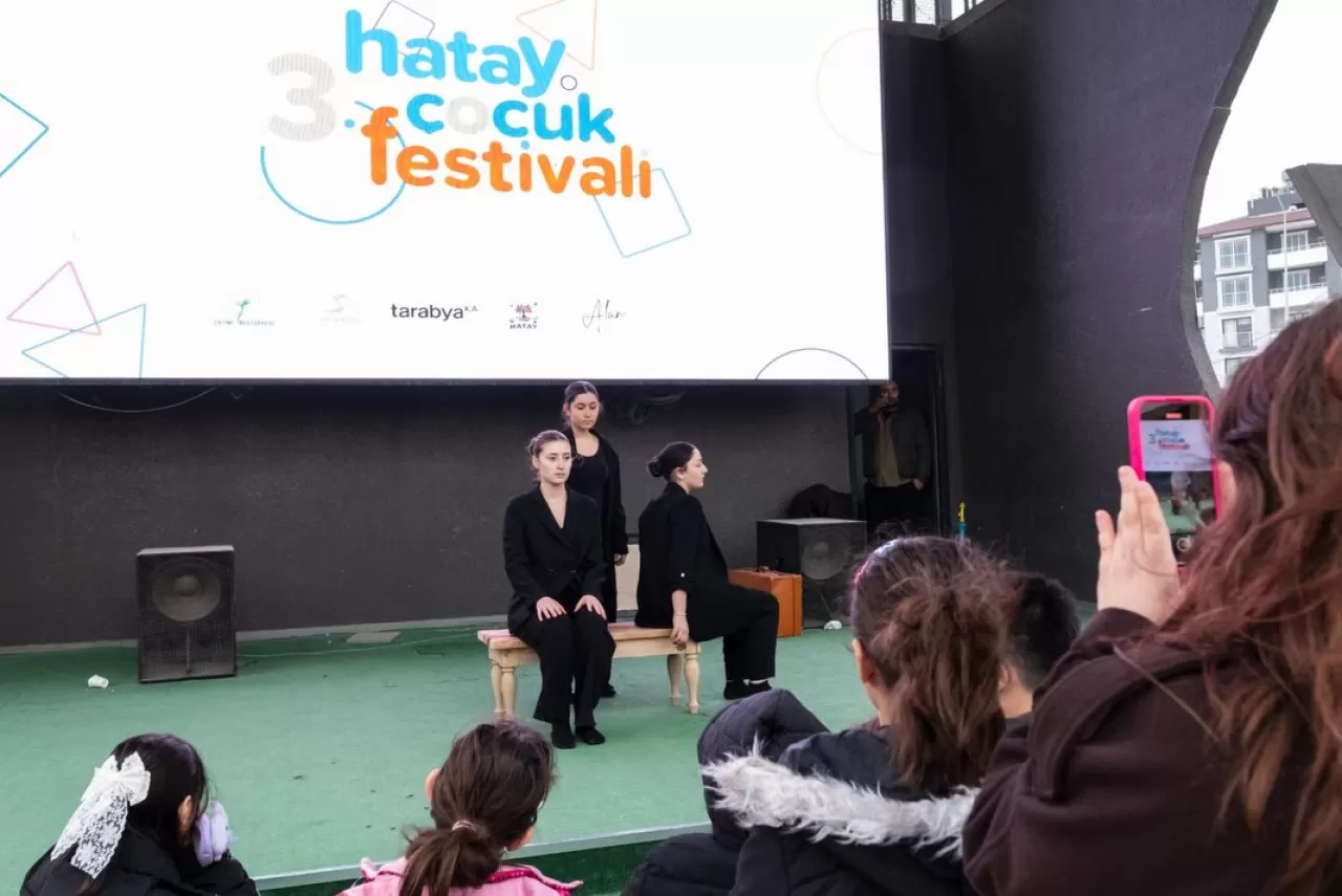 Hatay Çocuk Festivali'nde Modern Dans Rüzgarı Esti
