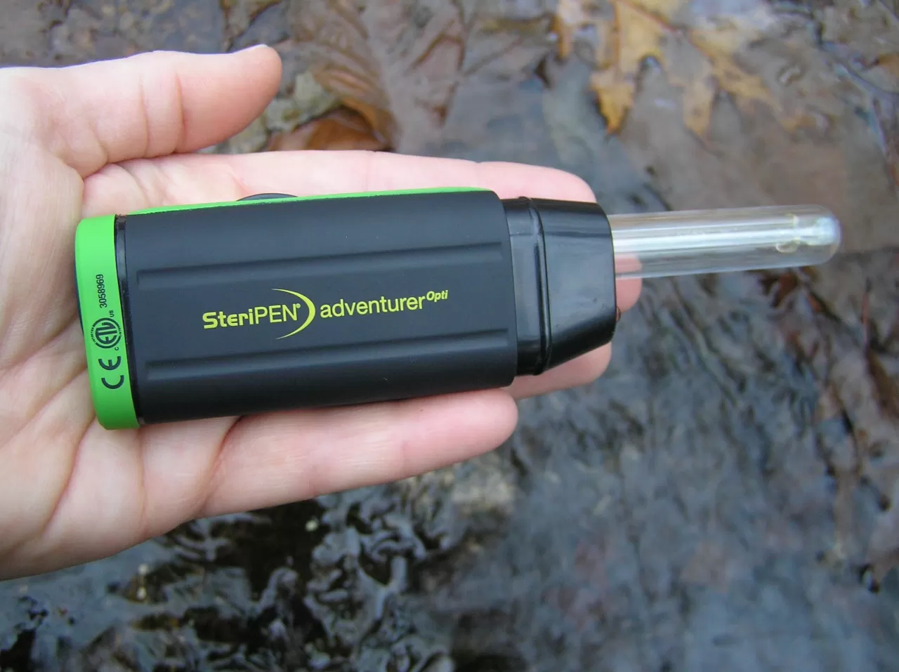 Her Bütçeye Uygun Seyahat Su Arıtıcıları: Steripen mi, Sawyer mi?