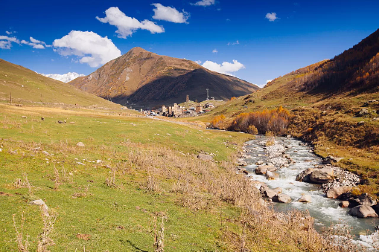 Unutulmuş Dağ Başı Yerleşimleri: Zamanın Donduğu 5 Etkileyici Rota