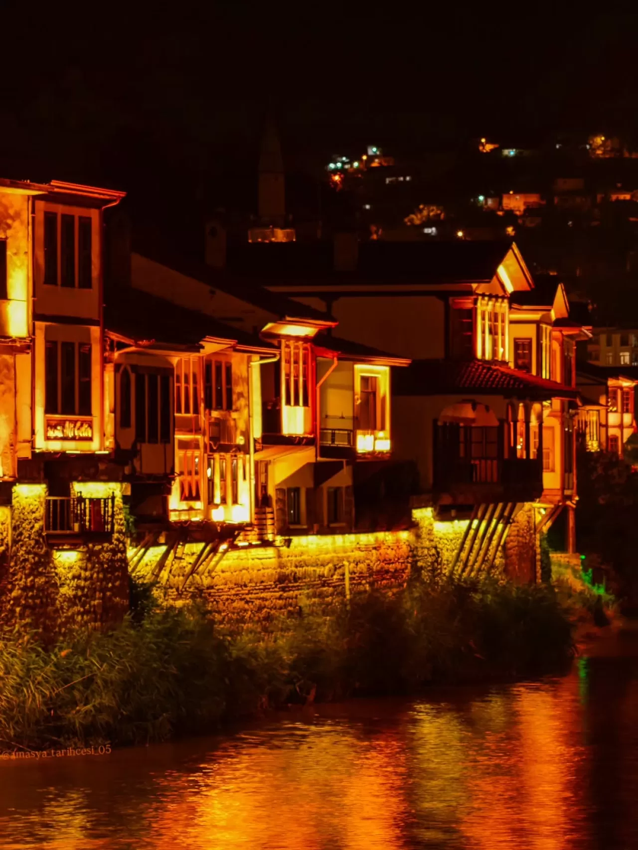 Amasya'nın Zamana Meydan Okuyan Sembolü: Yalıboyu Evleri