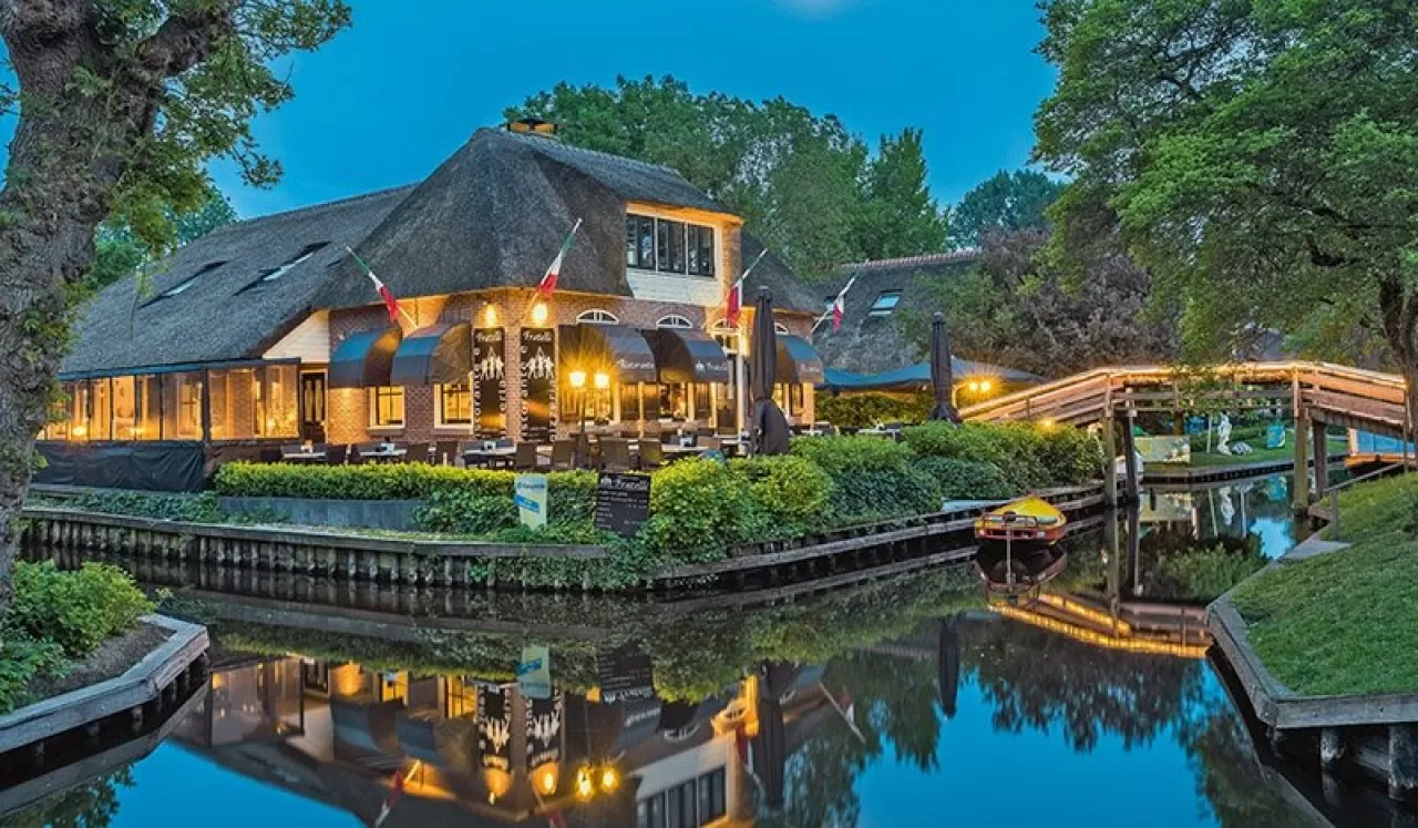 Giethoorn: Sosyal Medyada Viral Olan, Arabasız Köy ve Kanallar Diyarı