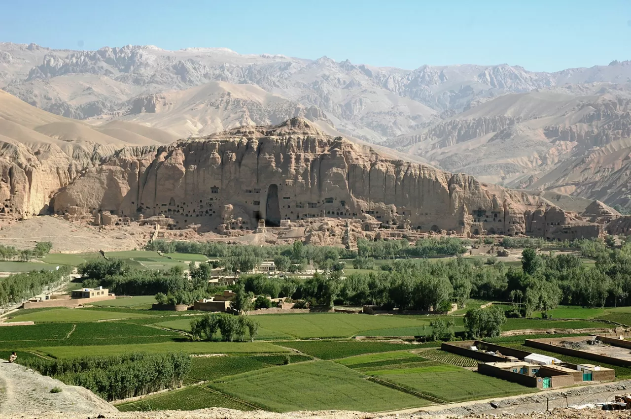 Bamiyan'ın Kayıp Devleri: Taliban'ın Yok Ettiği Buda Heykellerinin Gizemli Tarihi