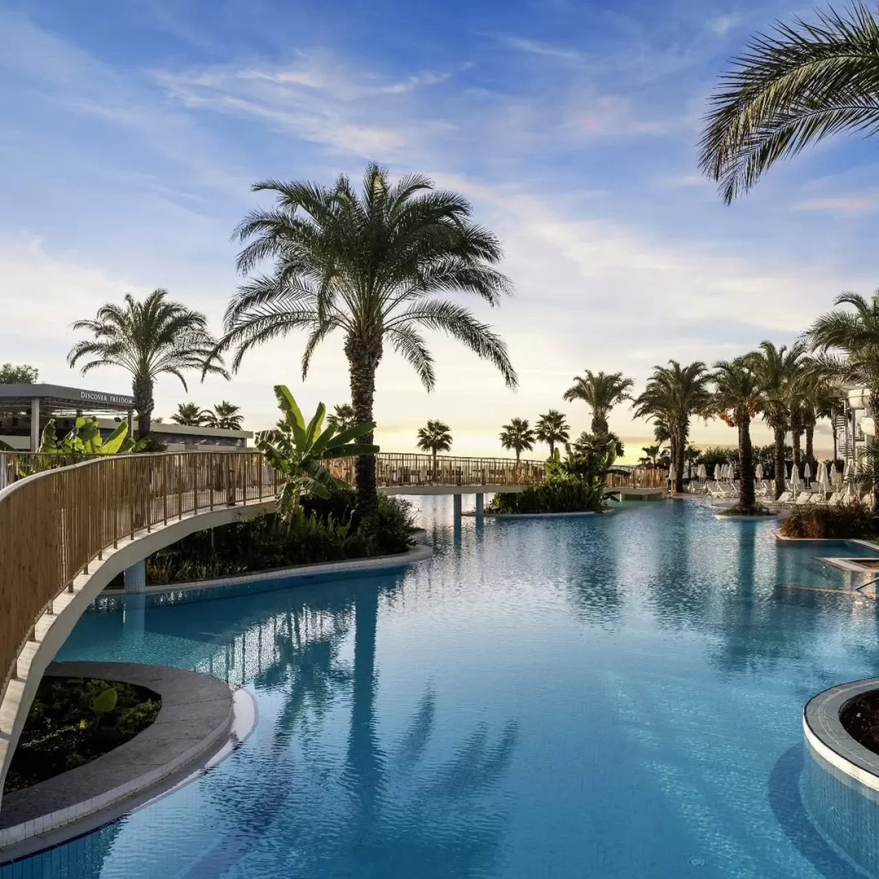 Liberty Lara'dan Akşamın Büyüleyici Manzarası