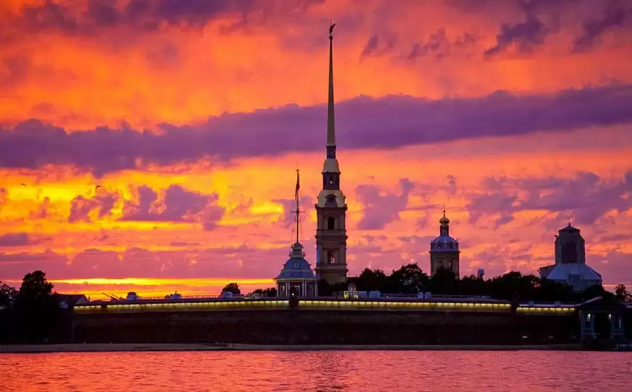 Rusya'nın İki Yüzü: Moskova mı, St. Petersburg mu? Gezi Rehberiniz