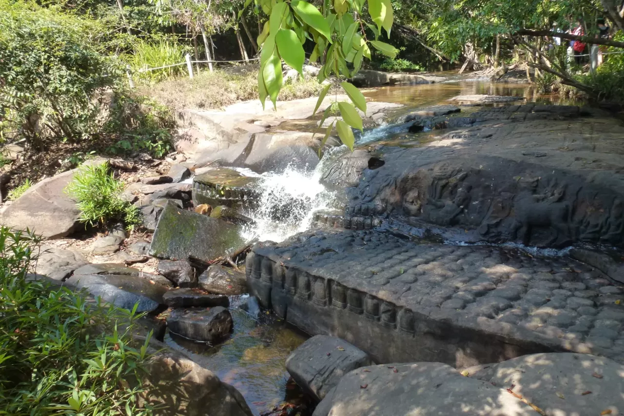 Kamboçya'nın Gizli Hazinesi: Sosyal Medyanın 'Sualtı Tapınağı' Kbal Spean'ın Gerçek Hikayesi