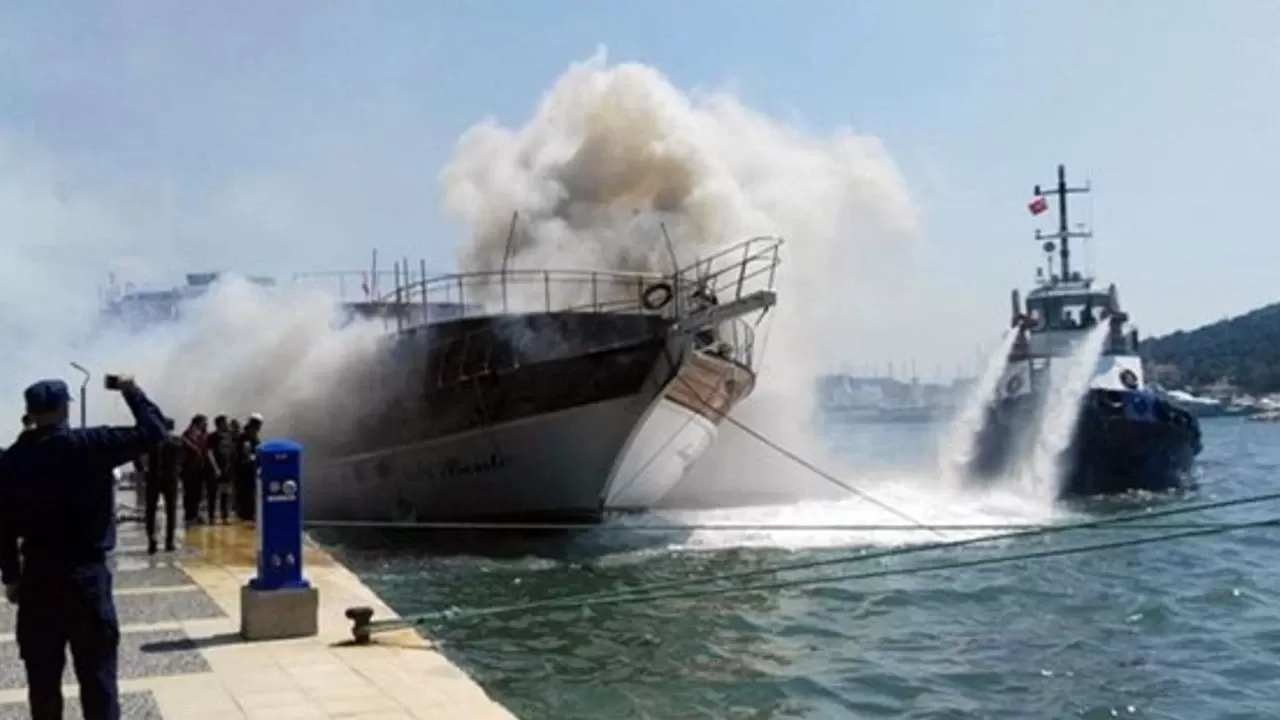 İzmir mi, Çeşme mi? Ege'nin İki Cazibe Merkezini Karşılaştırdık