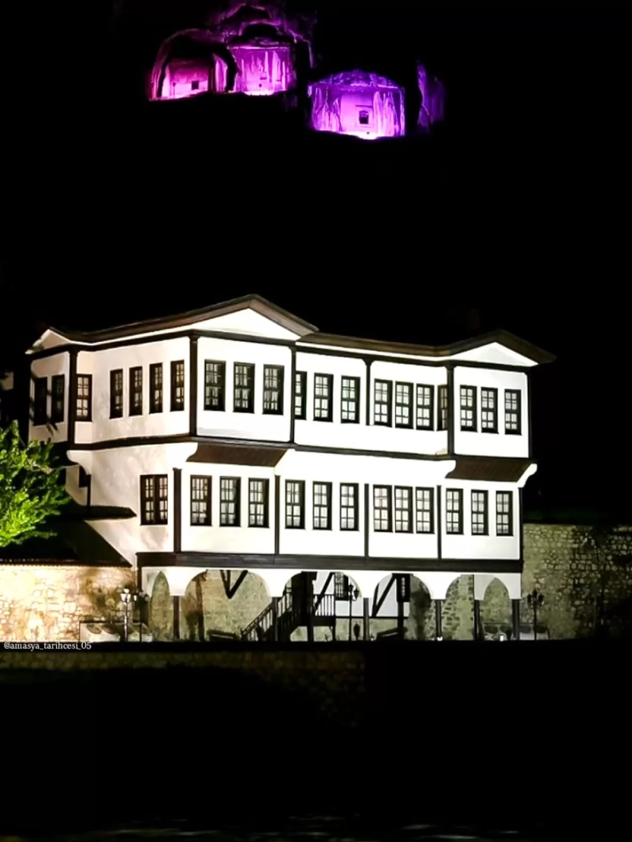Amasya'nın Gece Büyüsü: Işıklar İçindeki Tarih Mirası