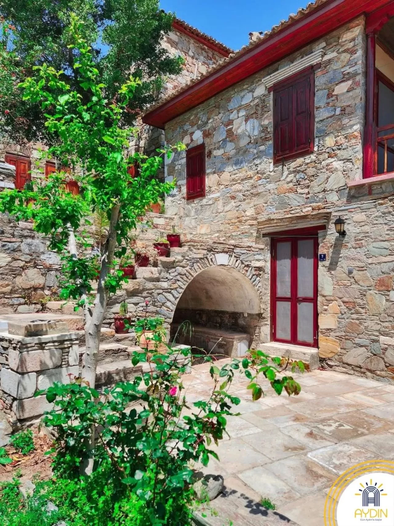 Aydın'ın Saklı Cenneti Eski Doğanbey: Taş Evler ve Huzur Arayanların Durağı