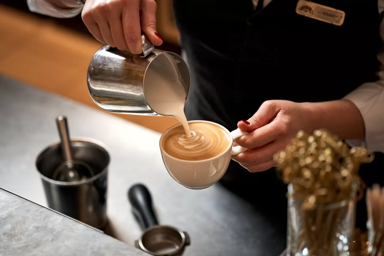 BELLIS DELUXE HOTEL: Kahve Değil, Yaşam Tarzı Sunuyor