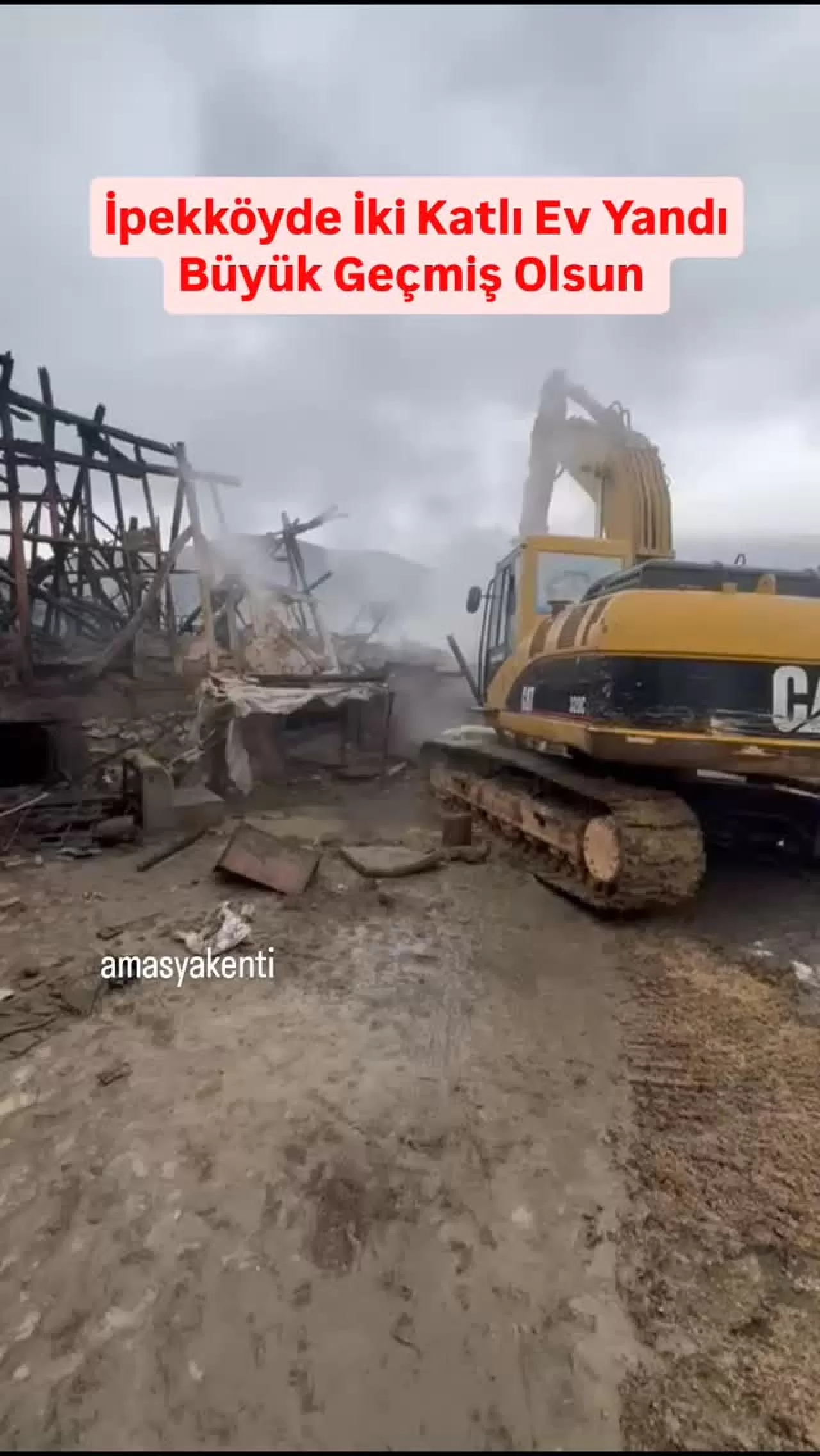 Amasya'da Ahır Çıkan Yangın Komşu Evi Tehdit Etti